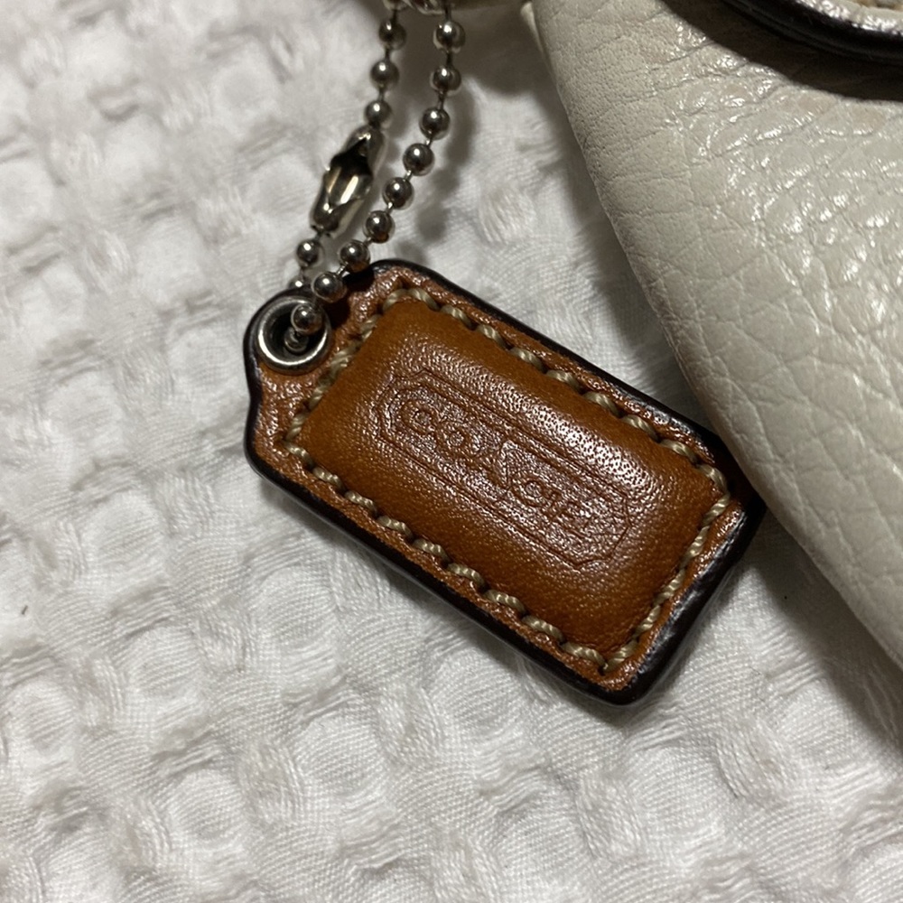 Coach Wristlet Snap Button Closure White /Tan. Very Good Condition. Used - Picture 3 of 11